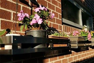 Nerezová nástenná polička